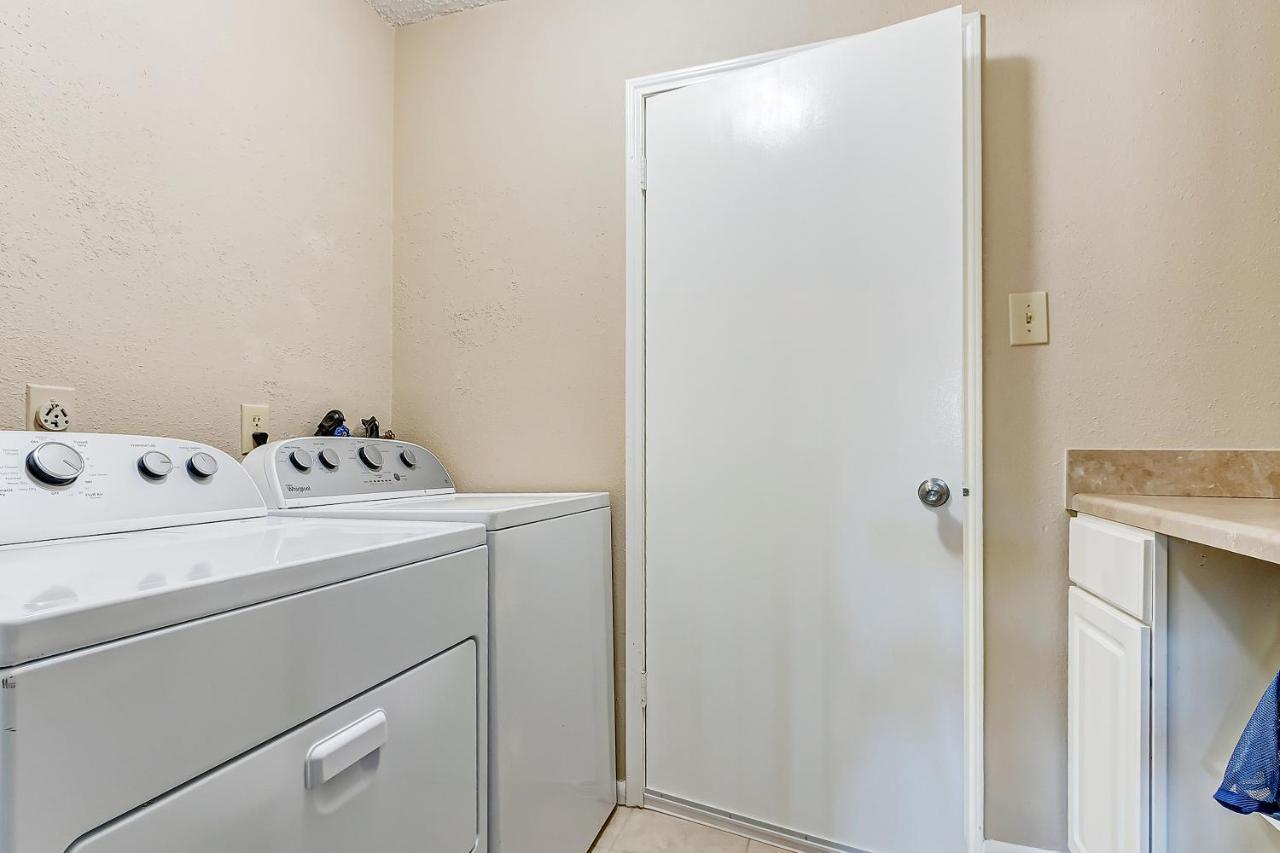 Cheerful 3-Bedroom Home With Indoor Fireplace ヒューストン エクステリア 写真